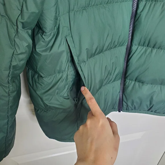 Uniqlo Green 3D Wide Cut Quilted Ultra Light Down Puffer Jacket